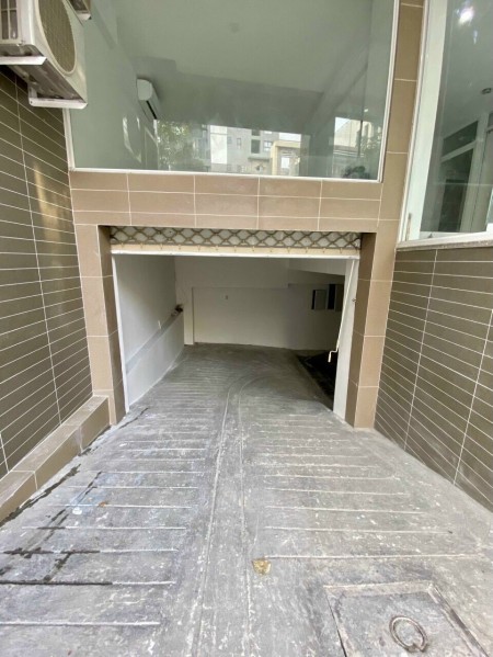 Cho thuê nhà MT Trà Khúc Hầm trệt 3 lầu, thang máy nở hậu 6m giá 35 triệu Thương lượng