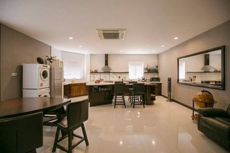 Cho thuê nguyên căn góc 2mt Phùng Văn Cung, Phú Nhuận. nhà ngang 12m hai mặt thoáng gồm trệt 3 lầu