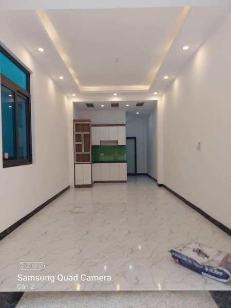 Cho thuê nhà Ngõ 170 phố Hoàng Ngân,15tr/th. dt 40m,5 tầng thông sàn,ô tô đỗ cửa