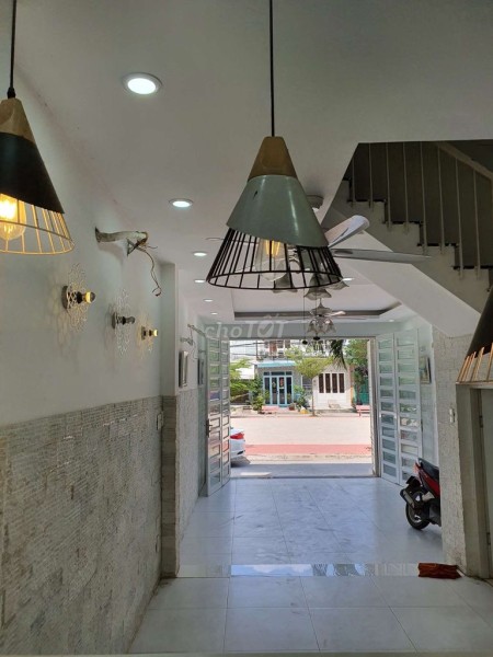 Chủ nhà cần cho thuê nguyên căn 4 tầng đúc, giá 17.5 triệu/tháng, hẻm Bình Lợi, Bình Thạnh