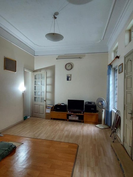 Cho Thuê nhà ngõ 193 Phố Trung Kính, diện tích sử dụng 55m2 x5t, mt 4.2m, giá 18tr/th