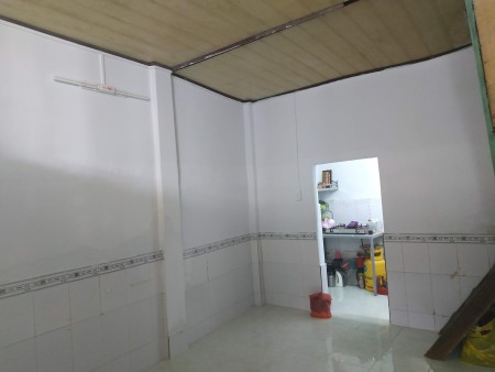 Cho thuê nhà nguyên căn Hoàng Diệu Q4, 60m2 ra Quận 1 300m.