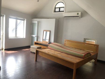 Cho thuê nhà góc 2mt Yên Thế P2 Tân Bình. 6x18m trệt 2 lầu sân thượng, có ban công thoáng