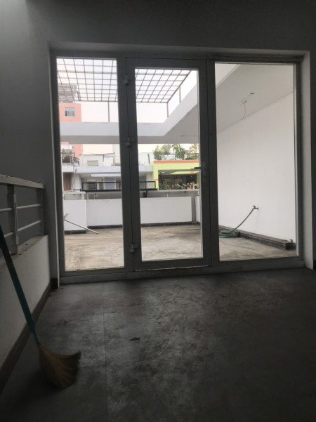 Cho thuê nhà Mặt tiền Cộng Hòa P13 Tân Bình. 4x16m trệt 3 lầu 6PN 4WC không giới hạn ngành nghề