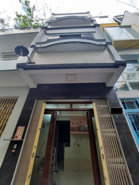 Nhà full nội thất, Hẻm xe hơi Đường Cao Đạt, trệt 2 lầu sân thượng, 3pn 2wc, diện tích 80m2