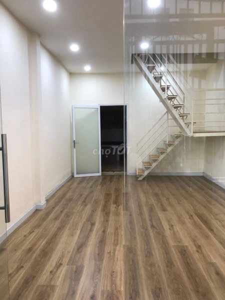 Nhà mới hẻm lớn Đường Trần Bình Trọng, trệt 1 lầu 2pn 2wc, diện tích 4.2 x 12m