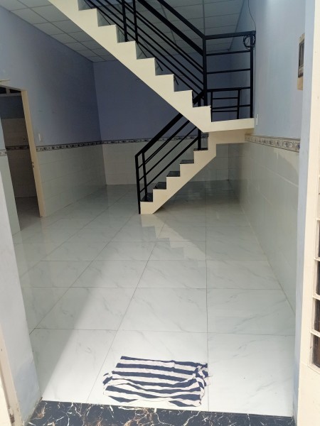 Nhà mới thoáng khu phố an ninh xe ba gác vô được, gần trung tâm giá thoả thuận