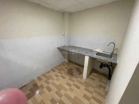 Cho thuê nhà nguyên căn rộng 36m2 2 tầng đúc, giá 8 triệu/tháng, hẻm Ngô Tất Tố, Bình Thạnh