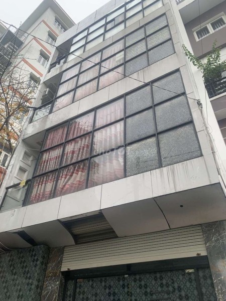 Mặt tiền Lạc Long Quân, Quận 11 cần cho thuê nhà rộng 96m2, 3 tầng, giá 35 triệu/tháng
