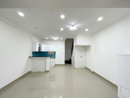 Cho thuê nhà Thích Quảng Đức trệt, lầu, 2PN giá cho thuê 11 triệu/tháng, lh 0932765236