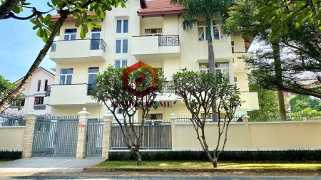 Cho thuê biệt thự hồ bơi sân vườn 400m2 trệt 2 lầu 4P khu an ninh Thảo Điền chỉ 3500$