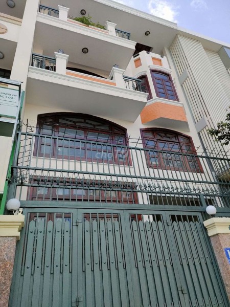 Chưa sử dụng nên cần cho thuê nhà rộng 105m2 (7x15), giá 29 triệu/tháng, mt đường D3, Bình Thạnh