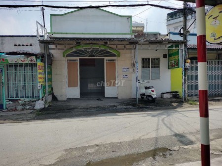 Cho thuê nhà Thới Tam Thôn 11B, Hóc Môn, dtsd 63m2, cấp 4, giá 4.5 triệu/tháng, 63m2, 1 phòng ngủ, 1 toilet