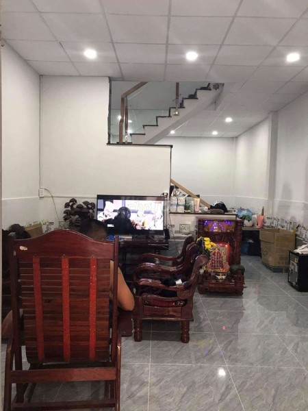 Cho thuê nhà nguyên căn huyện Bình Chánh, dtsd 55m2, 2 tầng đúc, giá 3 triệu/tháng, lh 0783126368