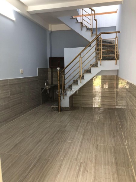 Chính chủ cho thuê nhà Thủ Đúc, khu dân cư dtsd 27m2, giá 6 triệu/tháng, lh 0909436575