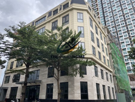 Cho thuê toà nhà ngay mặt tiền trung tâm Quận 2, diện tích sử dụng 2800M2