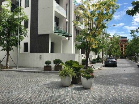 Cho thuê Biệt Thự Imperia Garden 203 Nguyễn Huy Tưởng, dt 200m x4 tầng nổi + 1 hầm, mt 9m