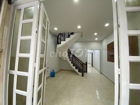 Có nhà góc đường Luỹ Bán Bích, Quận Tân Phú dtsd 60m2, 2 tầng, sân thượng, giá 12 triệu/tháng