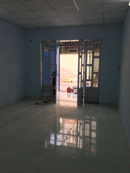 Cần cho thuê nhà rộng 64m2, 2 tầng đúc, giá 5.5 triệu/tháng, hẻm Nguyễn Văn Quá, Quận 12