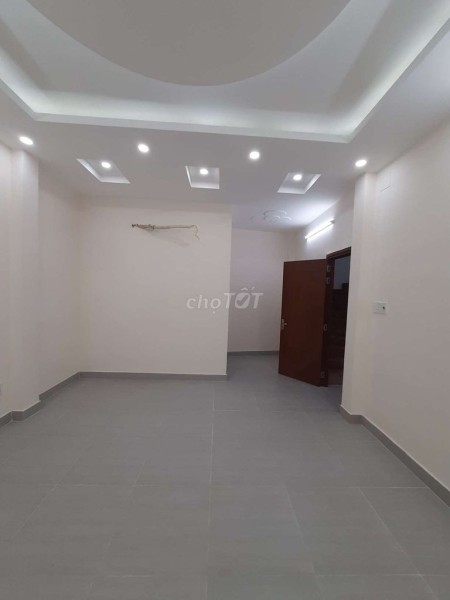 Cho thuê nhà nguyên căn MT Nguyễn Hồng Đào P14 Tân Bình, nhà trệt 4 lầu có 8 phòng