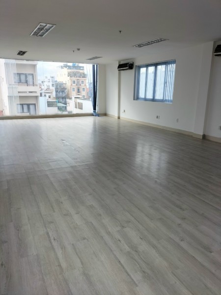 Cho thuê nhà đường Âu Cơ Tân Bình 10x20m trệt 3 lầu sân thượng trống suốt không ngăn phòng