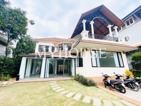 VILLA đẹp đỉnh kout ngay Trung tâm p.Thảo Điền sử dụng 600m2