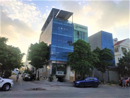 Cho thuê văn phòng 400m2 hầm trệt 4 lầu sàn trống suốt,thang máy cuối nhà