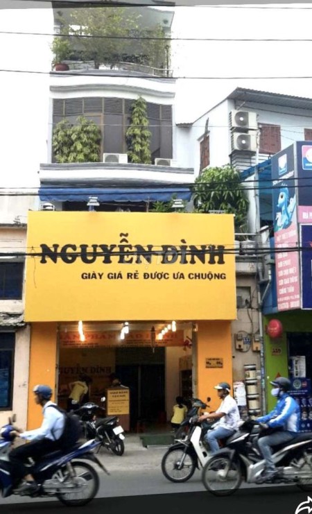 Cho thuê nhà chính chủ diện tích 56m2 (4x14) còn mới mt Lạc Long Quân, Tân Bình, giá 12 triệu/tháng