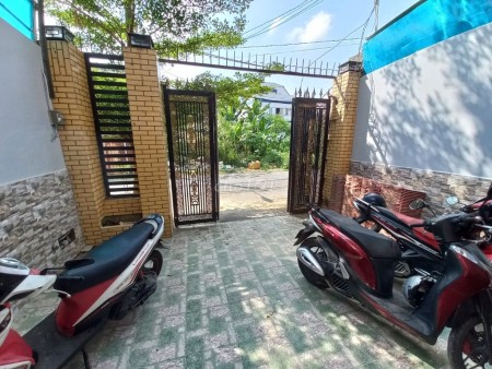 Trống nhà đường số 37 Thủ Đức cần cho thuê nhà rộng 220m2, 2 tầng, giá 18 triệu/tháng