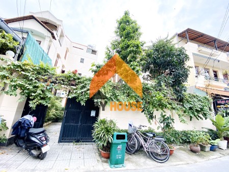 Cho thuê Villa kiến trúc cổ xưa của Pháp giữa lòng Quận 2, giá 58 triệu/tháng