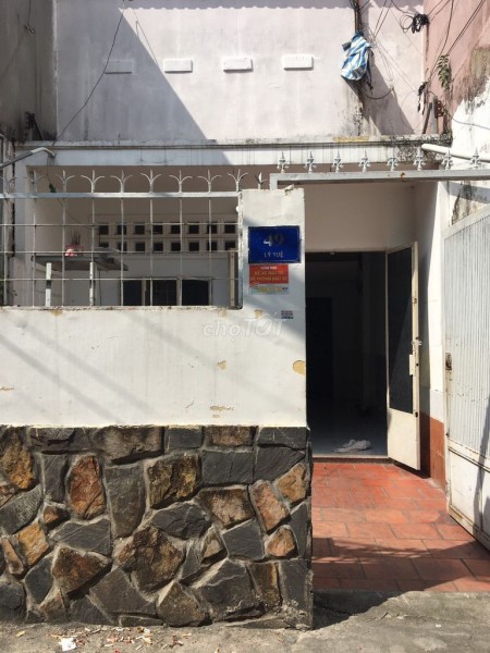 Mình cần cho thuê nhà rộng 64m2, còn mới, đường Lý Tuệ, Quận Tân Phú, giá 6.7 triệu/tháng