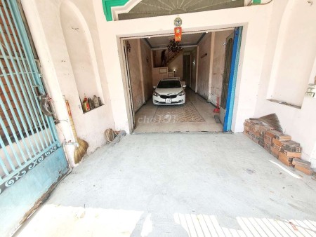 Chính chủ cho thuê nhà nguyên căn rộng 92m2, 2 tầng đúc, giá 9.5 triệu/tháng, đường Phạm Hùng