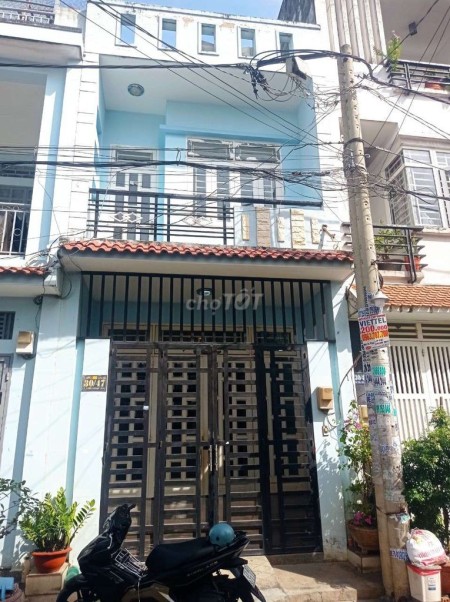 Đường lớn xe tránh nhau có nhà rộng 56m2 cần cho thuê giá 6.5 triệu/tháng, đc 30/47 Bình Thành