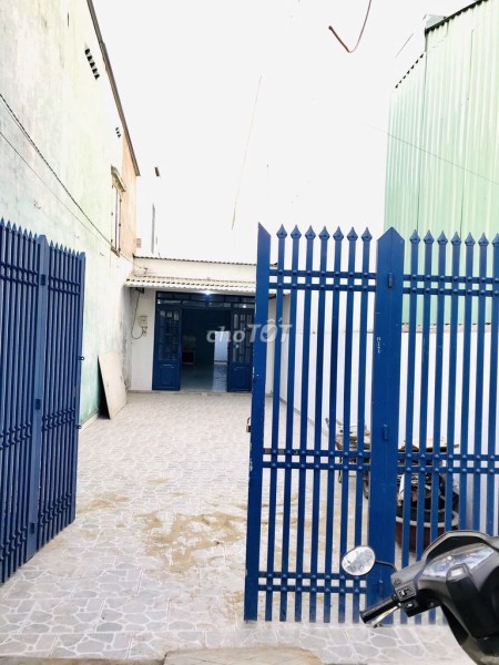 Cho thuê nhà rộng 128m2, khu dân cư có sân rộng, hẻm C11/18B Quốc Lộ 1A, giá 6 triệu/tháng