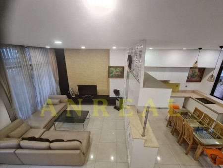 Biệt Thự Phố 3 Lầu Đầy Đủ Tiện Nghi - Nhà Hiện Đại - 17 Triệu