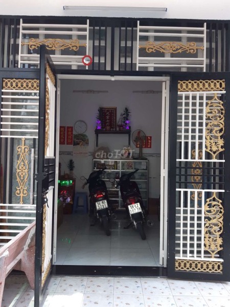 Hẻm 341/K2 Lạc Long Quân, Quận 11 cần cho thuê giá 12 triệu/tháng, dtsd 21m2, lhcc