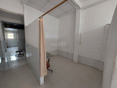 Cần cho thuê nhà nguyên căn hẻm lớn Quận Tân Phú, dtsd 60m2, giá 4.5 triệu/tháng, lh 0522047437