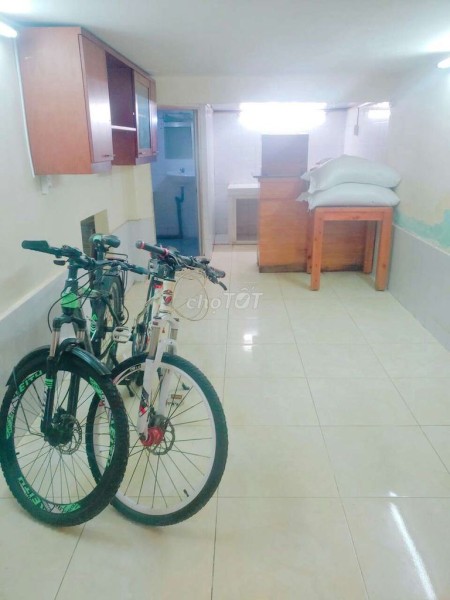 Nhà hẻm một xẹt 7 Nguyễn Văn Lạc, Bình Thạnh giá 5 triệu/tháng diện tích 30m2