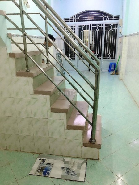 Còn trống nhà 1 trệt, 1 lầu đúc cần cho thuê giá 9 triệu/tháng, dtsd 30m2, hẻm Bà Hạt, Quận 10