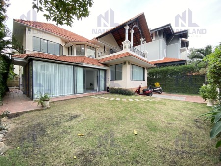 Chính chủ cho thuê nguyên căn villa có sân xinh xinh khu compound chỉ 55 triệu