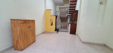 Nguyên căn chủ cần cho thuê giá 36m2, 3 tầng đúc, giá 12 triệu/tháng, đường Nguyễn Đình Chiểu