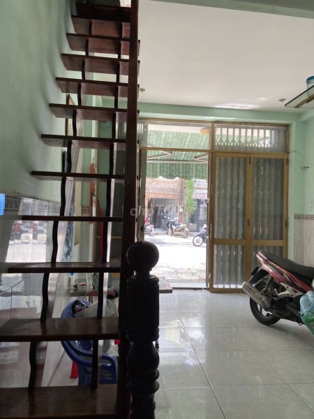 Mặt tiền đường Kênh Tân Hoá, Tân Phú, dtsd 56m2, giá 12 triệu/tháng, lh 0903865556