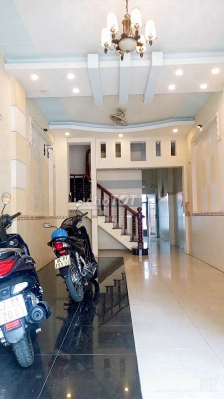 Có nhà hẻm 997/2B Cách Mạng Tháng Tám, Tân Bình cho thuê giá 11 triệu/tháng, dt 100m2