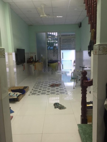 Cho thuê nhà nguyên căn hẻm se hơi phường 14, Quận 10, 2pn 2wc, 1 trệt, 1 lầu đúc