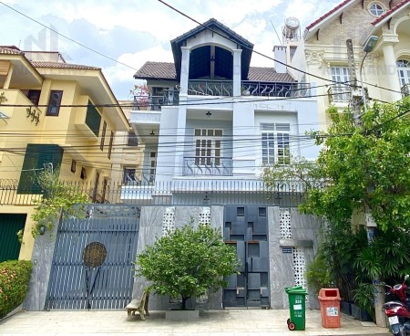 Cho thuê nhà full nội thất, sân vườn mini villa gần trường BIS 40 triệu/tháng