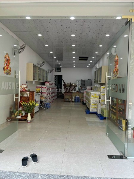 Cho thuê nhà chính chủ rộng 80m2, cấp 4 một trệt, cho thuê giá 11 triệu/tháng, hẻm Lê Văn Thọ