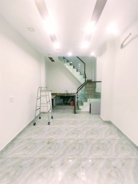 Có nhà hẻm 163 Tô Hiến Thành, Quận 10 cần cho thuê nguyên căn dt 25m2, giá 8 triệu/tháng