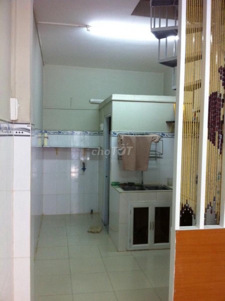 Chuyển công tác cho thuê lại nguyên căn Bình Thạnh, dtsd 24m2, giá 5.5 triệu/tháng, lh 0903932799