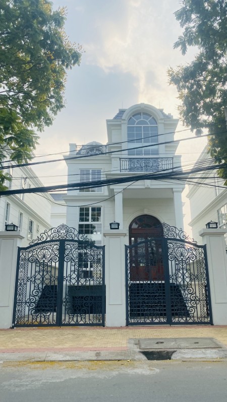 Cho thuê nguyên căn Villa Trần Não 1 hầm 3 lầu 10 phòng giá thuê 3500$