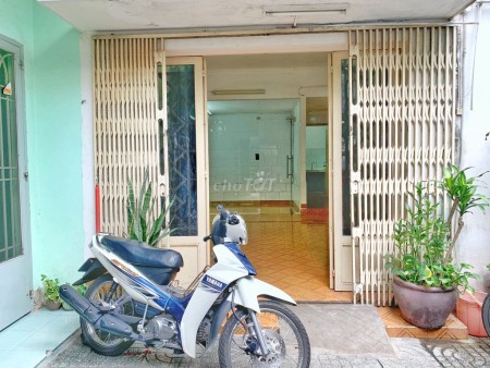 Cần cho thuê nhà cấp 4 góc Trần Quốc Thảo, Quận 3, rộng 32m2, giá 10 triệu/tháng